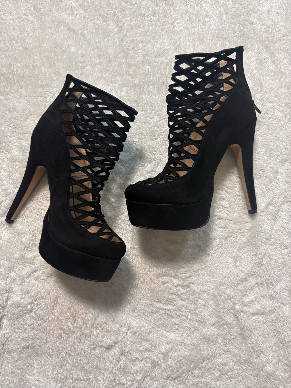 New In Box YDN Caged Strap Closed Toe Sandals Stiletto Platform High Heels